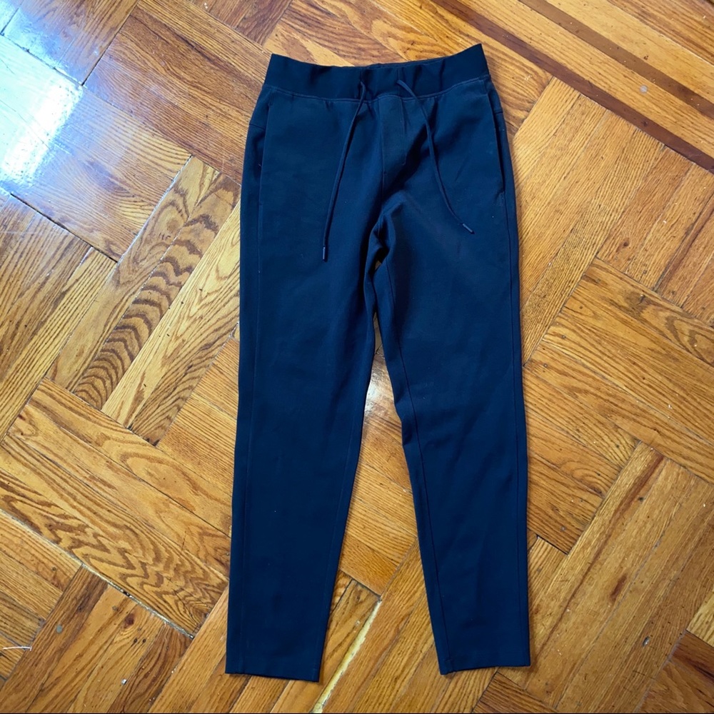 Lululemon size M pants